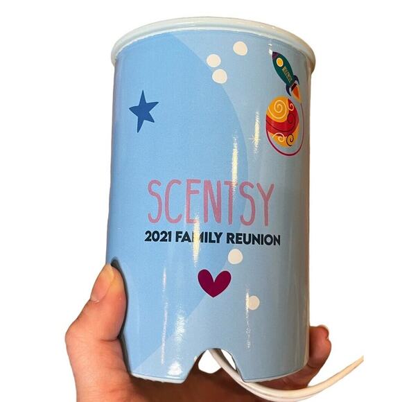 RARE SCENTSY Family Reunion 2021 Commemorative Warmer Lift New Open Box - Picture 6 of 9